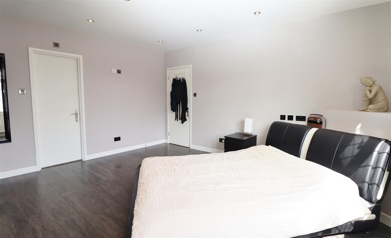Deacons Hill Road, Elstree, Borehamwood