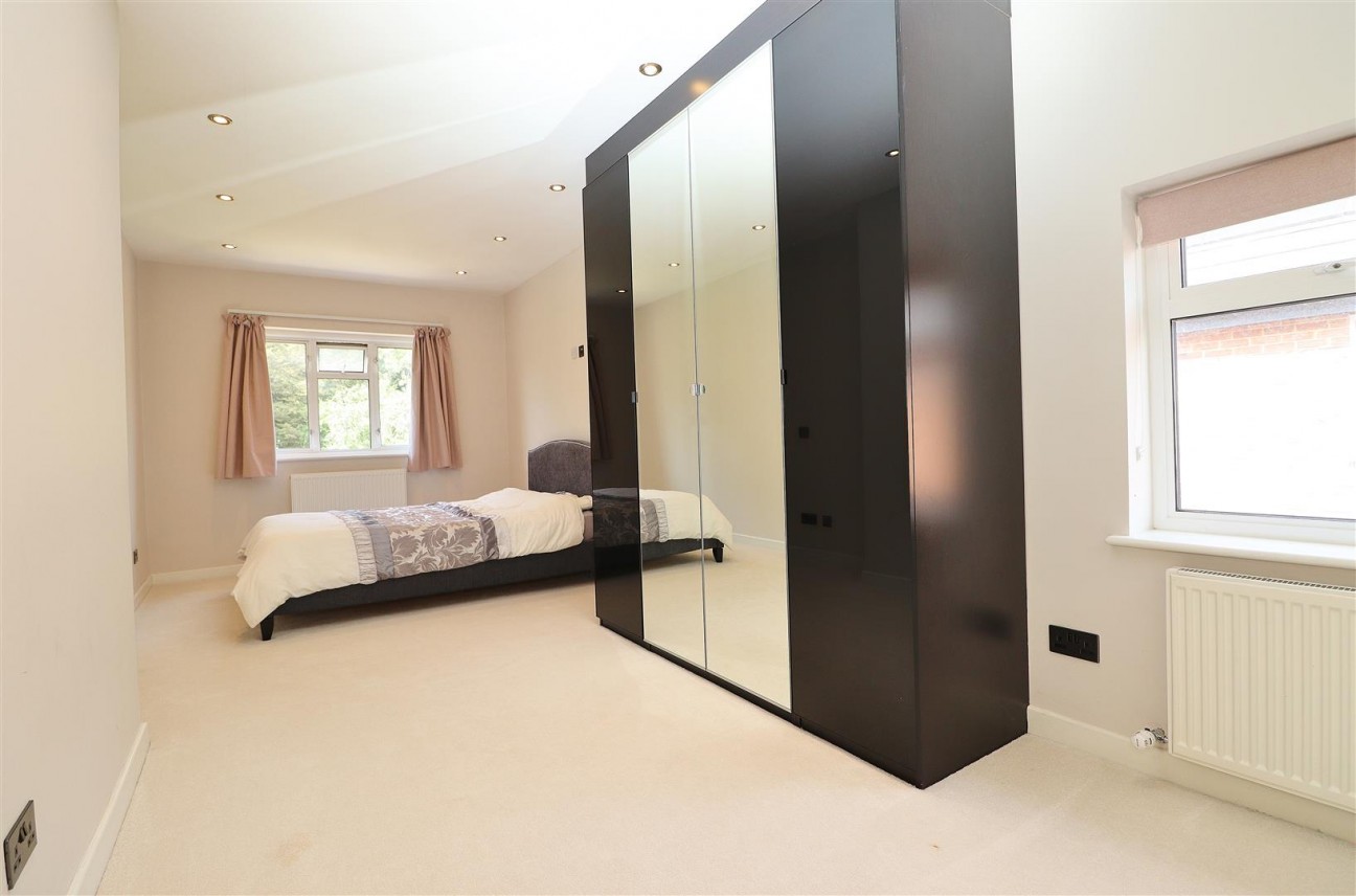 Deacons Hill Road, Elstree, Borehamwood