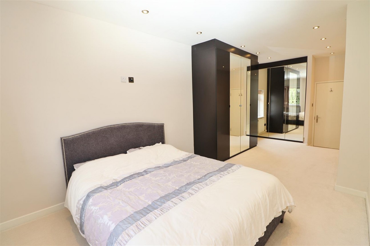 Deacons Hill Road, Elstree, Borehamwood