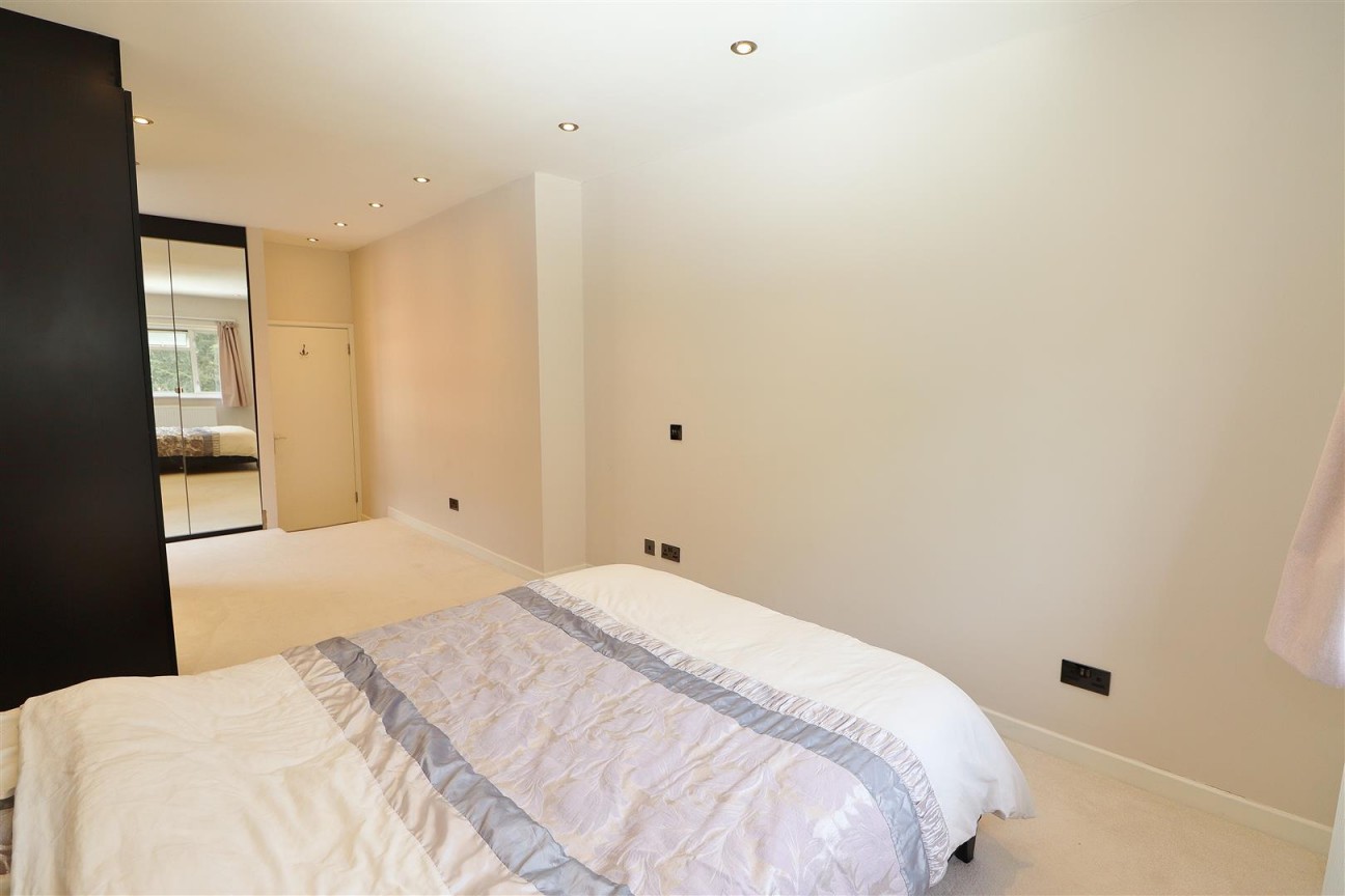 Deacons Hill Road, Elstree, Borehamwood
