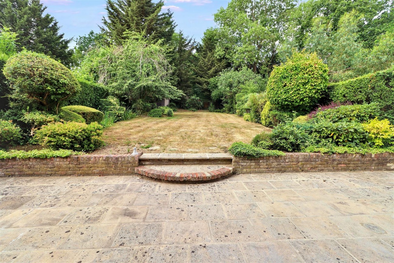 Deacons Hill Road, Elstree, Borehamwood