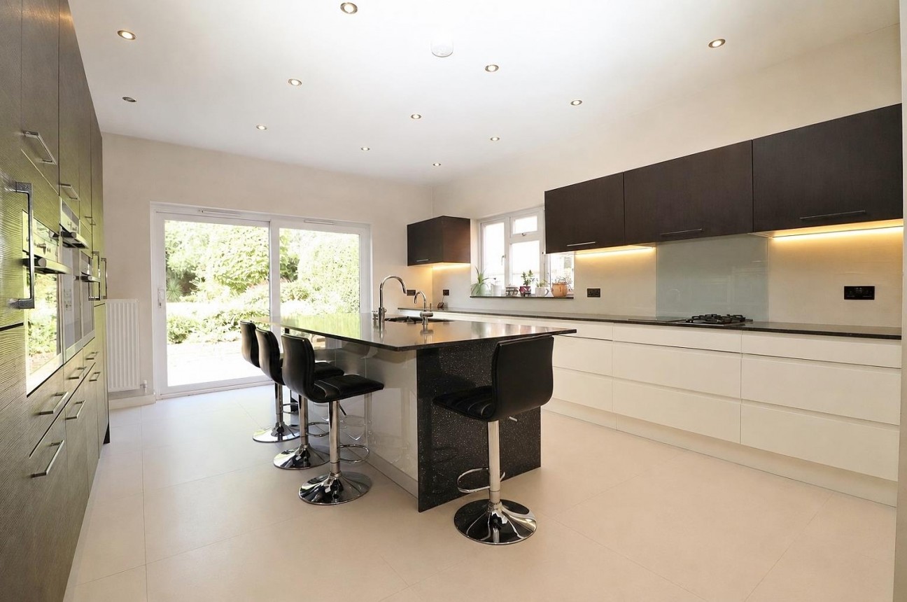 Deacons Hill Road, Elstree, Borehamwood