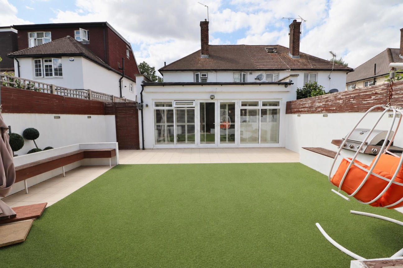 Balmoral Drive, Borehamwood