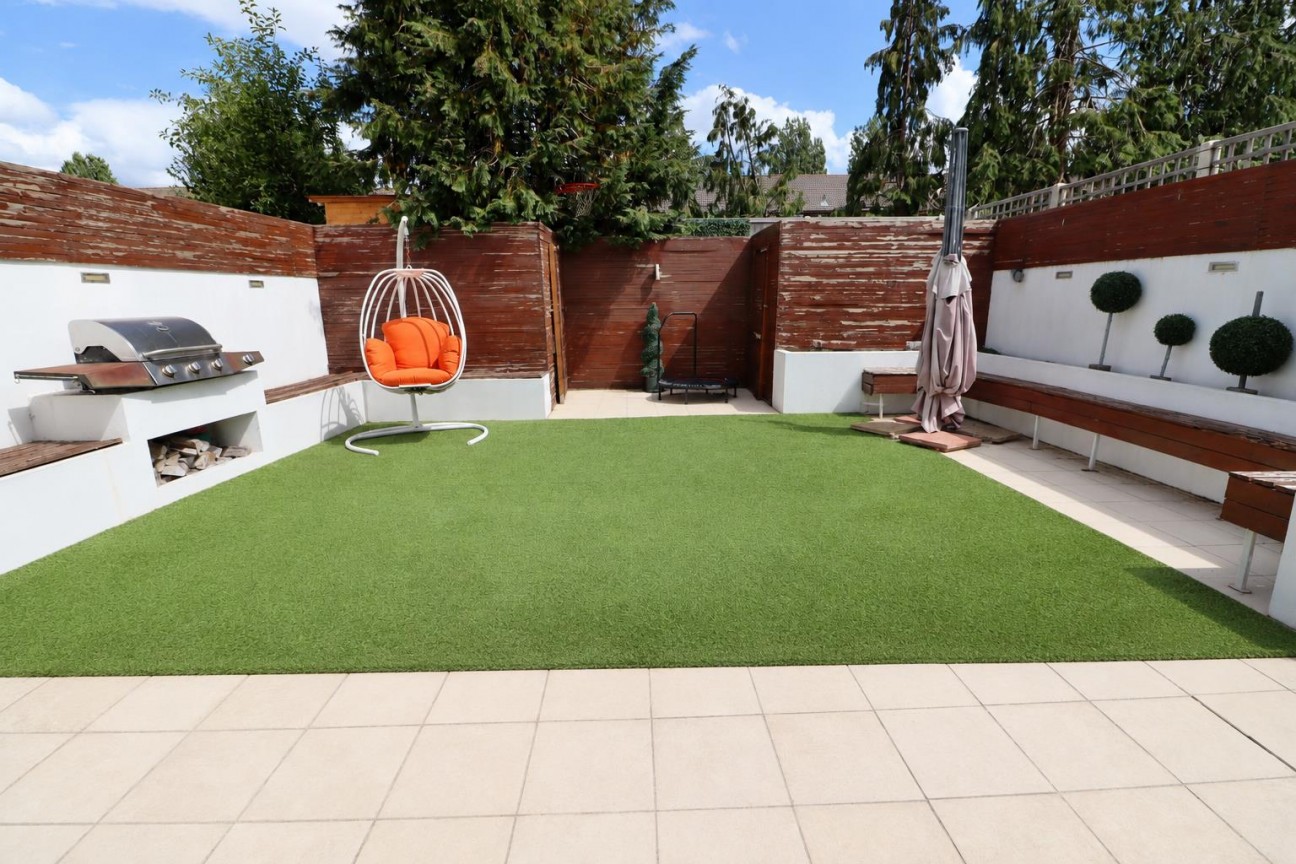Balmoral Drive, Borehamwood