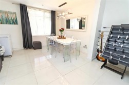 Balmoral Drive, Borehamwood