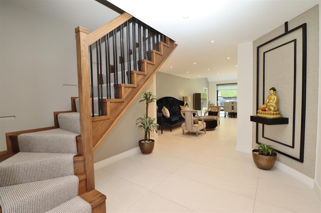Deacons Hill Road, Elstree, Borehamwood