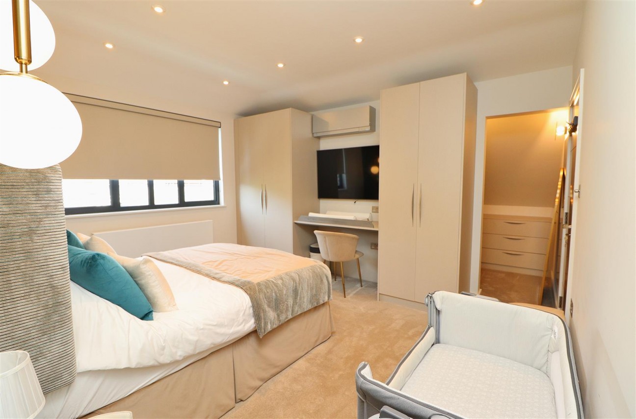 Deacons Hill Road, Elstree, Borehamwood