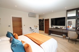 Deacons Hill Road, Elstree, Borehamwood