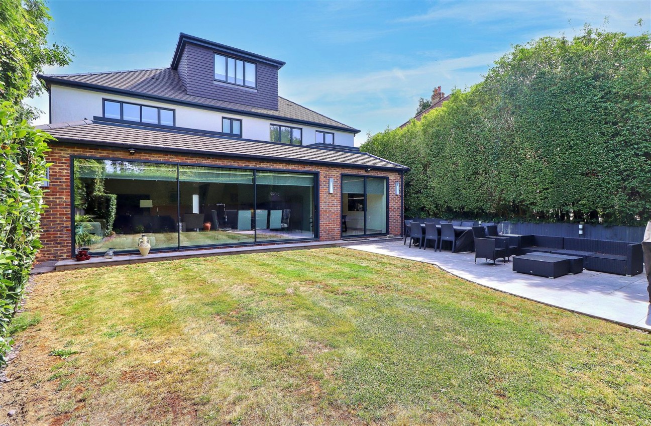 Deacons Hill Road, Elstree, Borehamwood