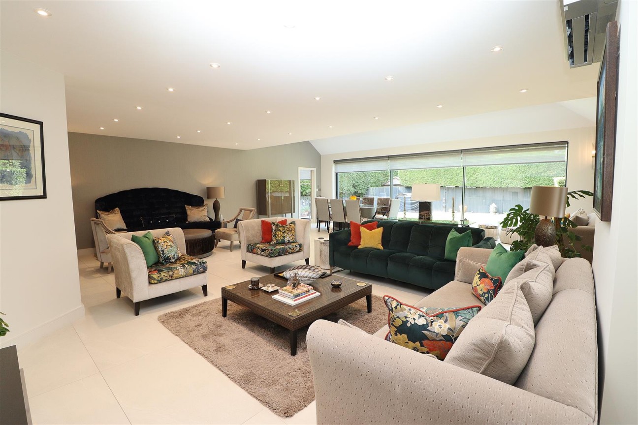 Deacons Hill Road, Elstree, Borehamwood