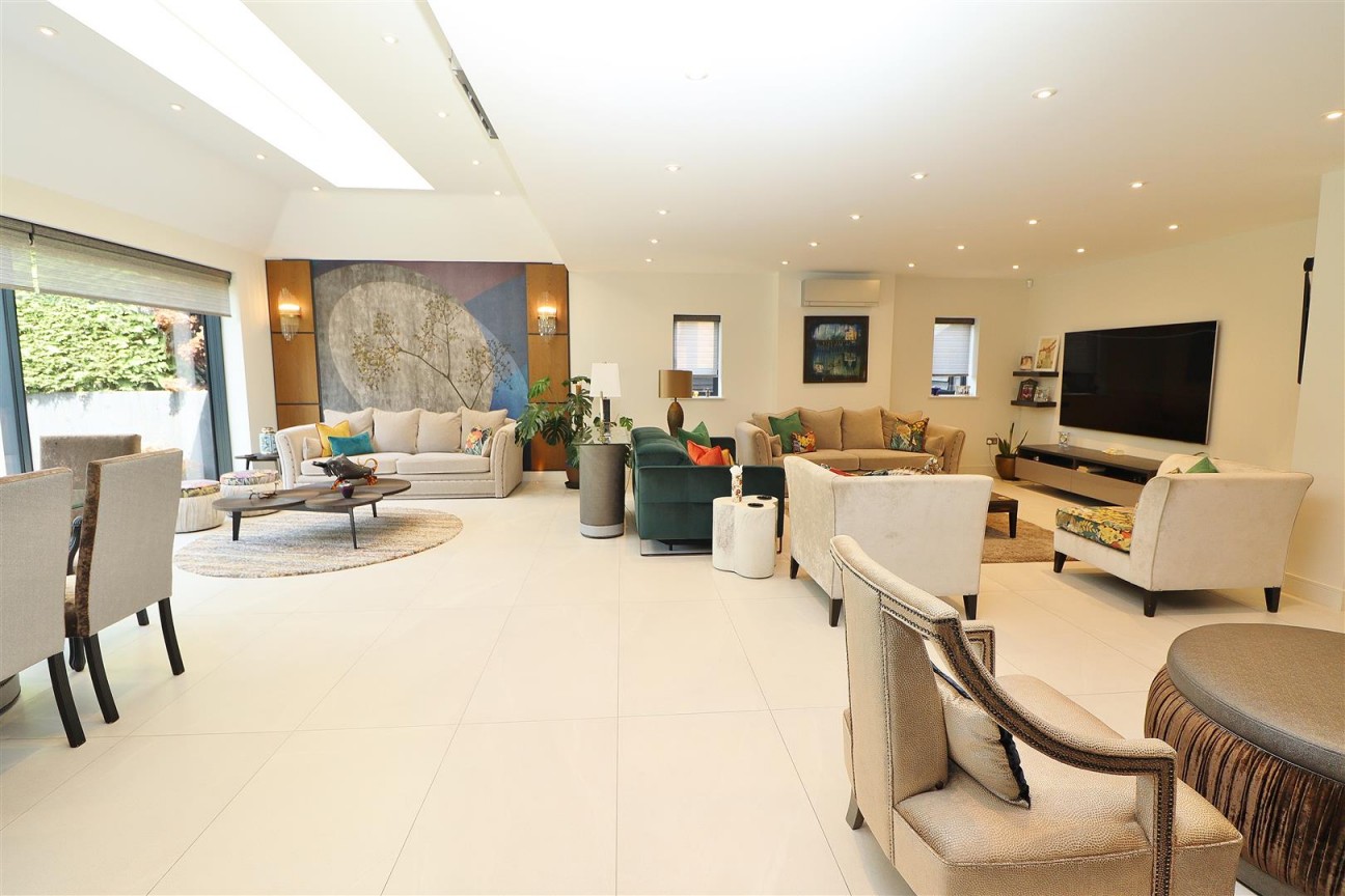 Deacons Hill Road, Elstree, Borehamwood