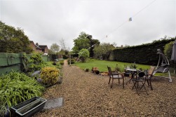 St Helens, Motcombe