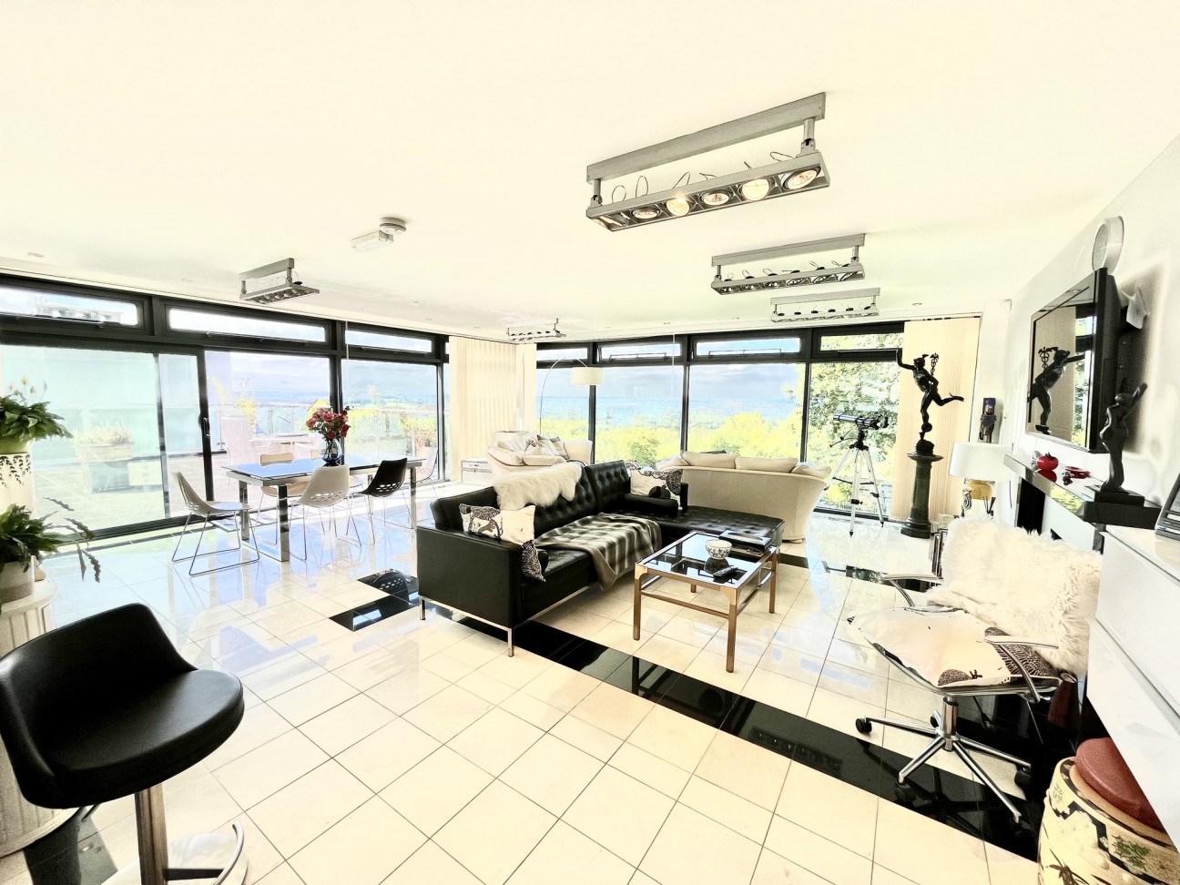 Galaxy House, Dorset, Shaftesbury