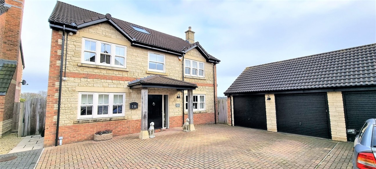 Damask Way, Warminster, Wiltshire