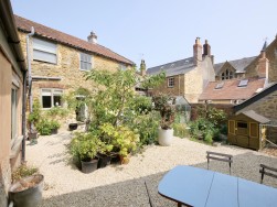 Round House Farmshop Bailey Hill, CASTLE CARY