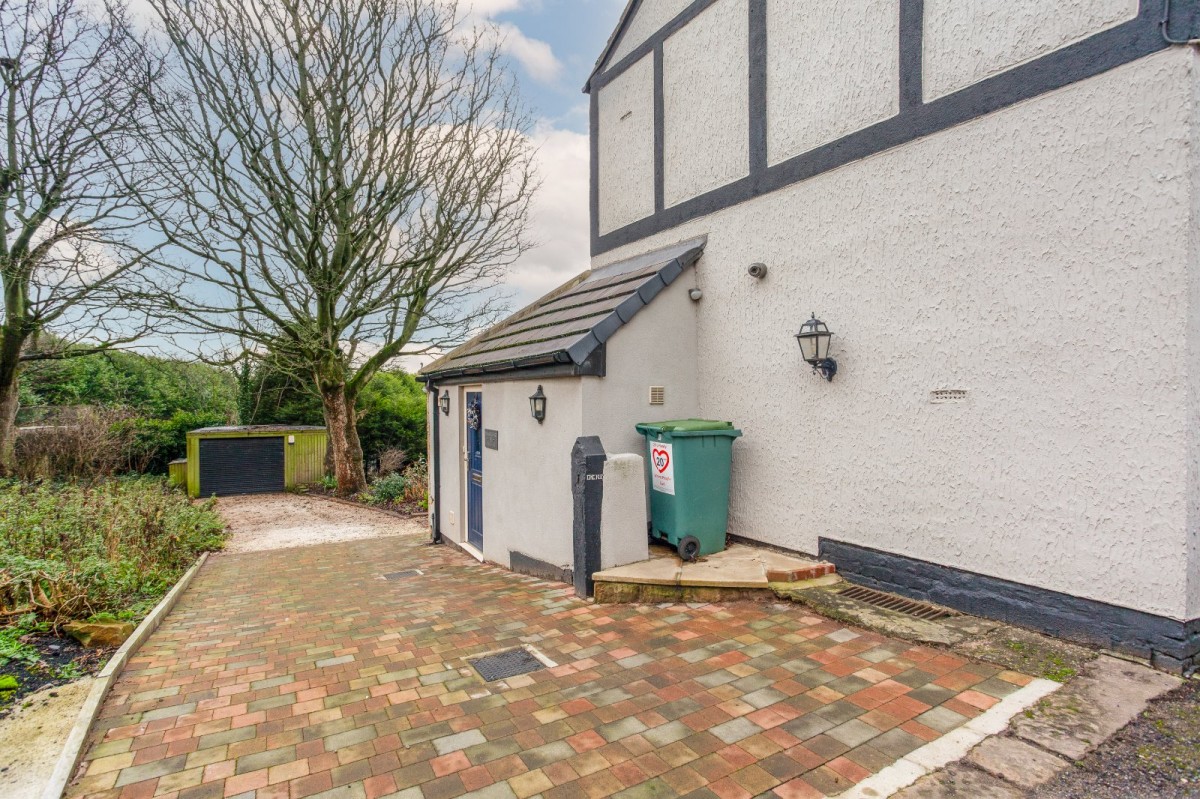 Little Gomersal, Cleckheaton