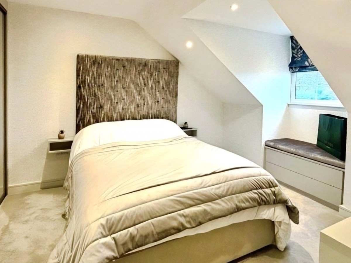 Near Hartshead, Liversedge