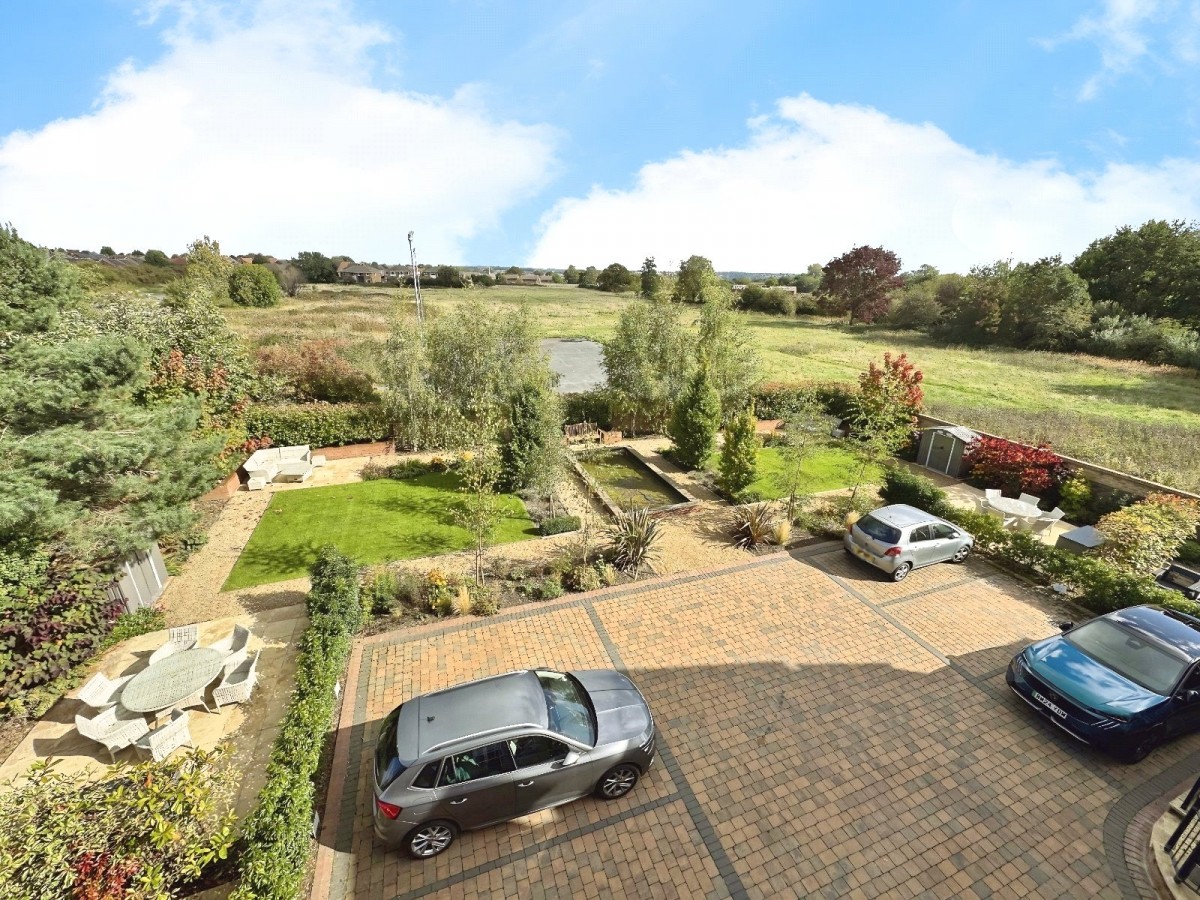 Near Hartshead, Liversedge