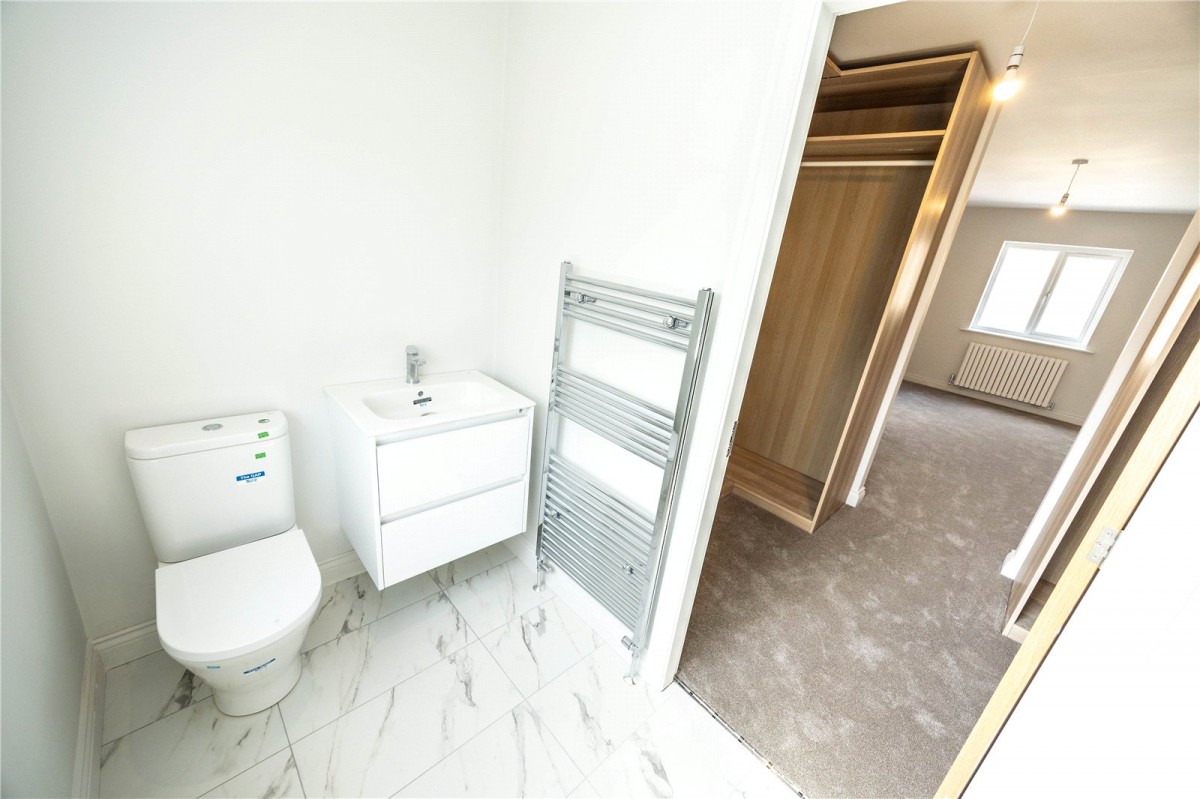 Mile Cross Road, Halifax