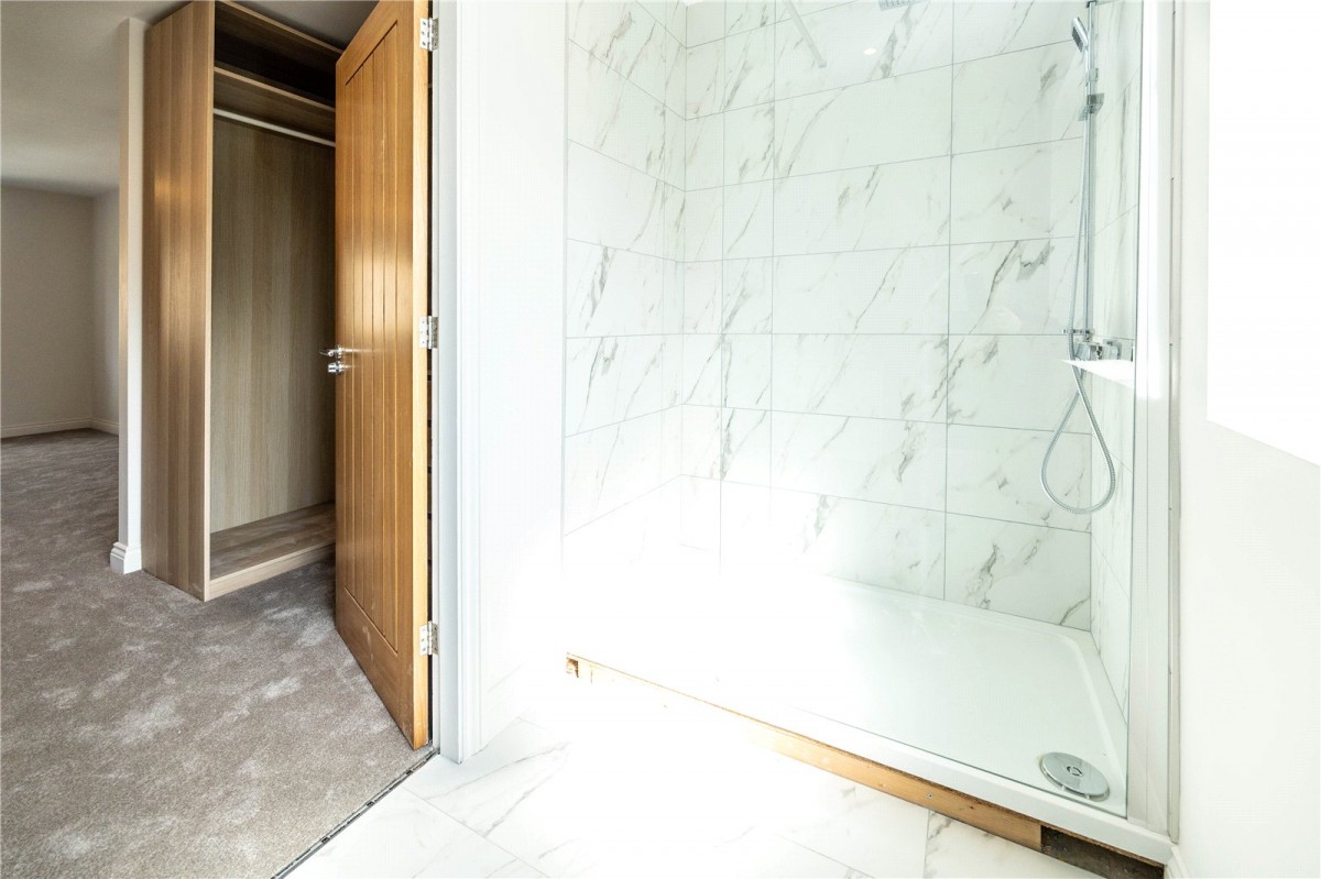 Mile Cross Road, Halifax