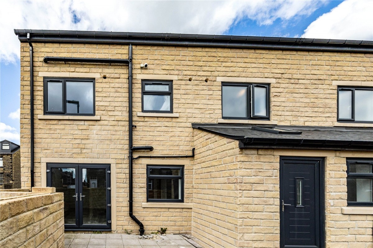 Mile Cross Road, Halifax