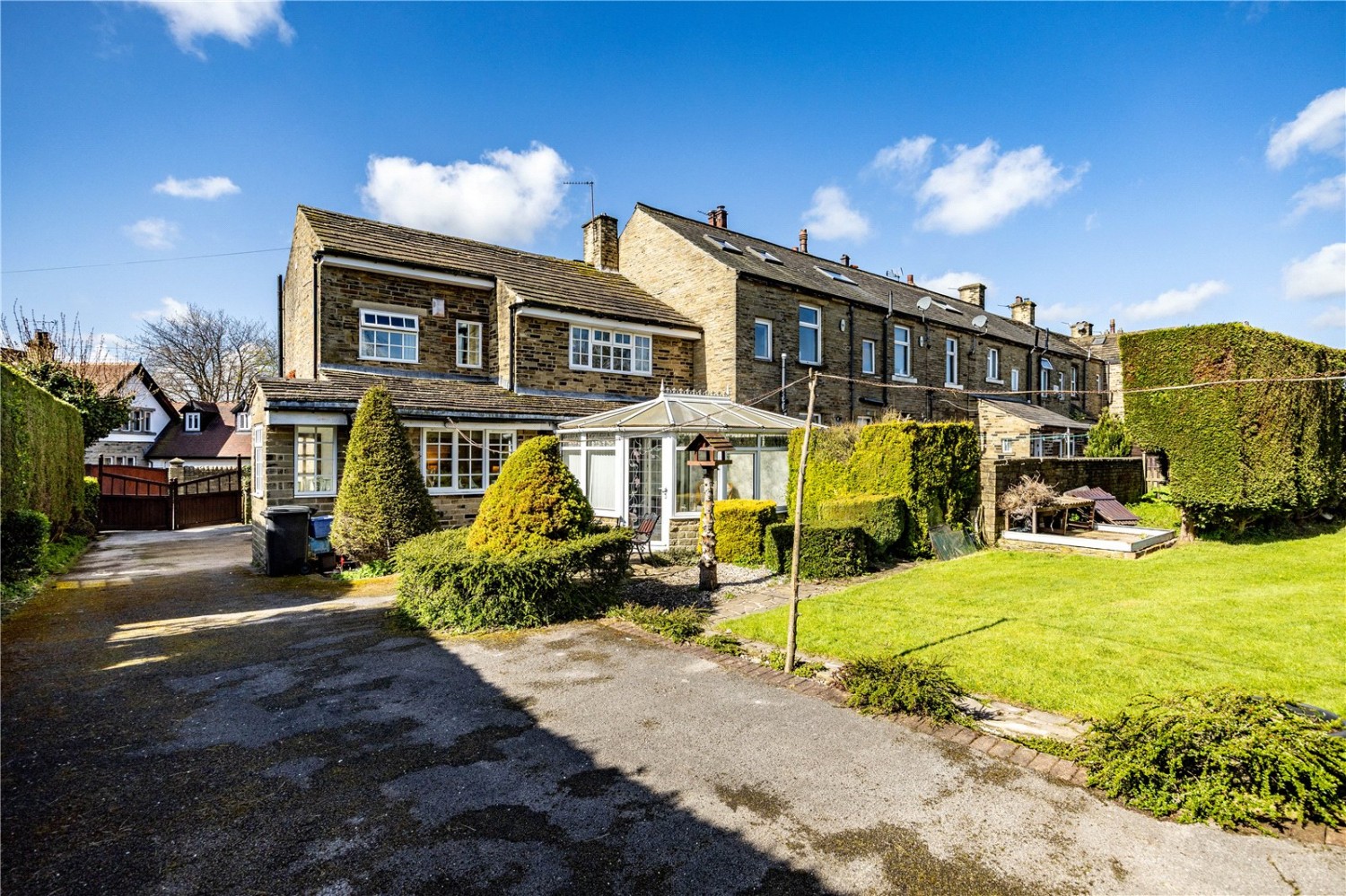 Norwood Green, Halifax