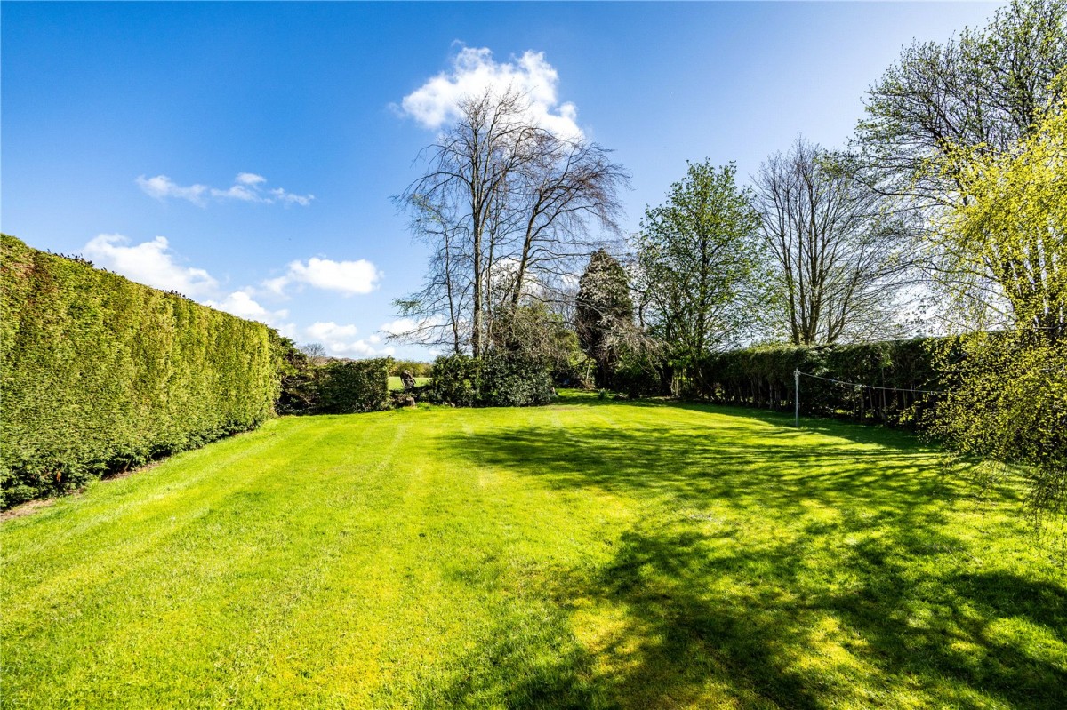 Norwood Green, Halifax