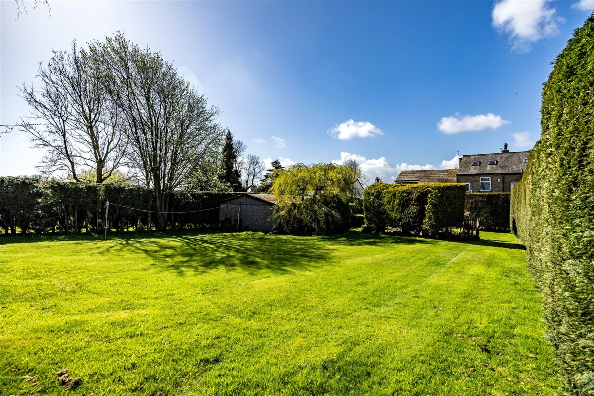 Norwood Green, Halifax