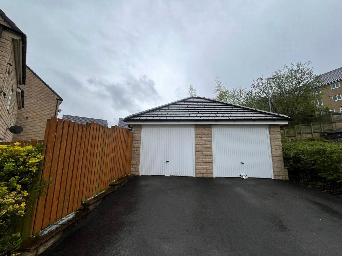 Fountain Head Village, Halifax