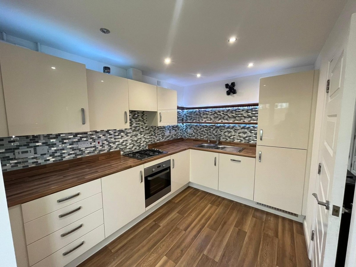 Fountain Head Village, Halifax