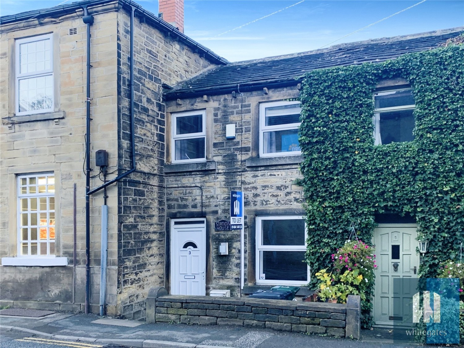 Station Road, Honley