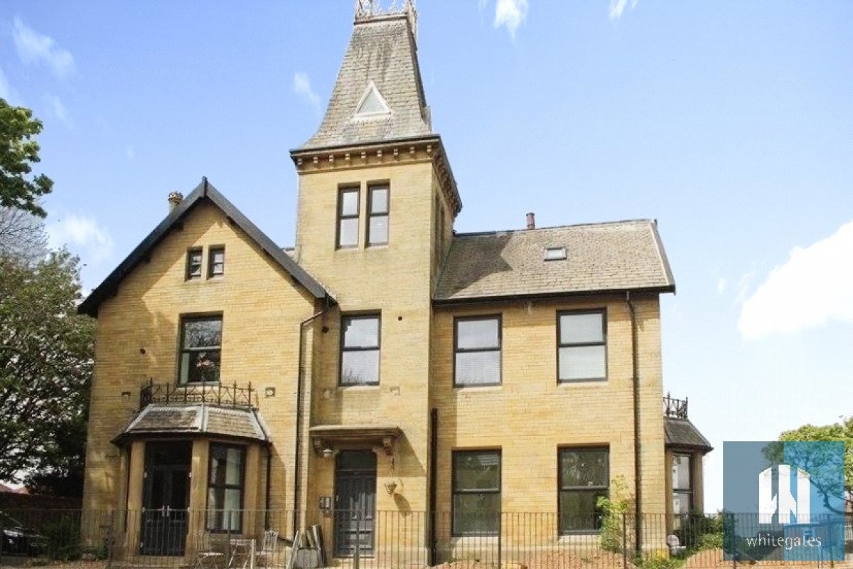 Cromwell Close, Brighouse