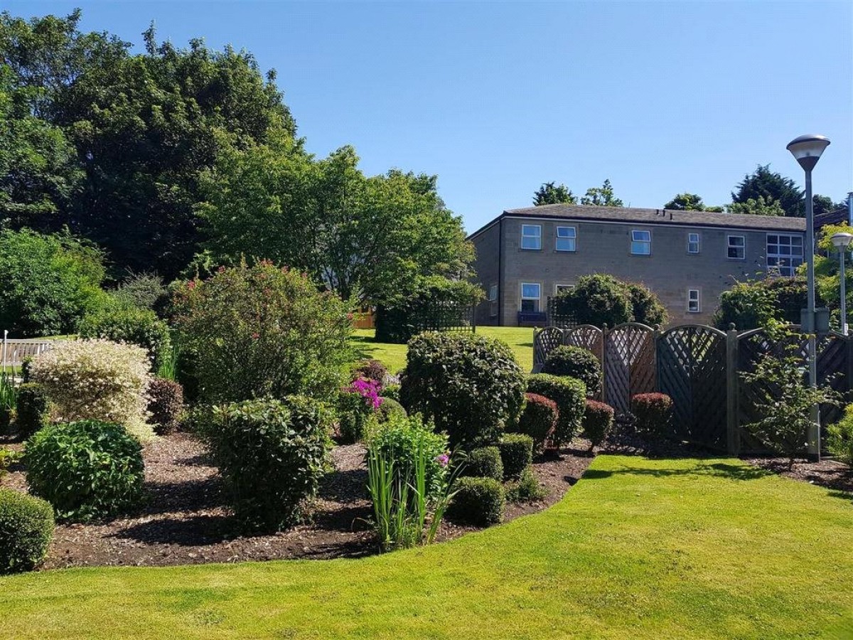 Kitson Hill Road, 142 Kitson Hill Road, Mirfield