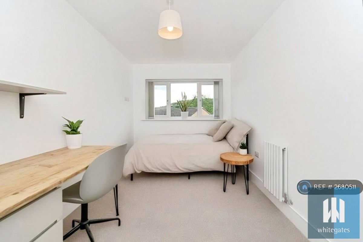 Moldgreen, Huddersfield