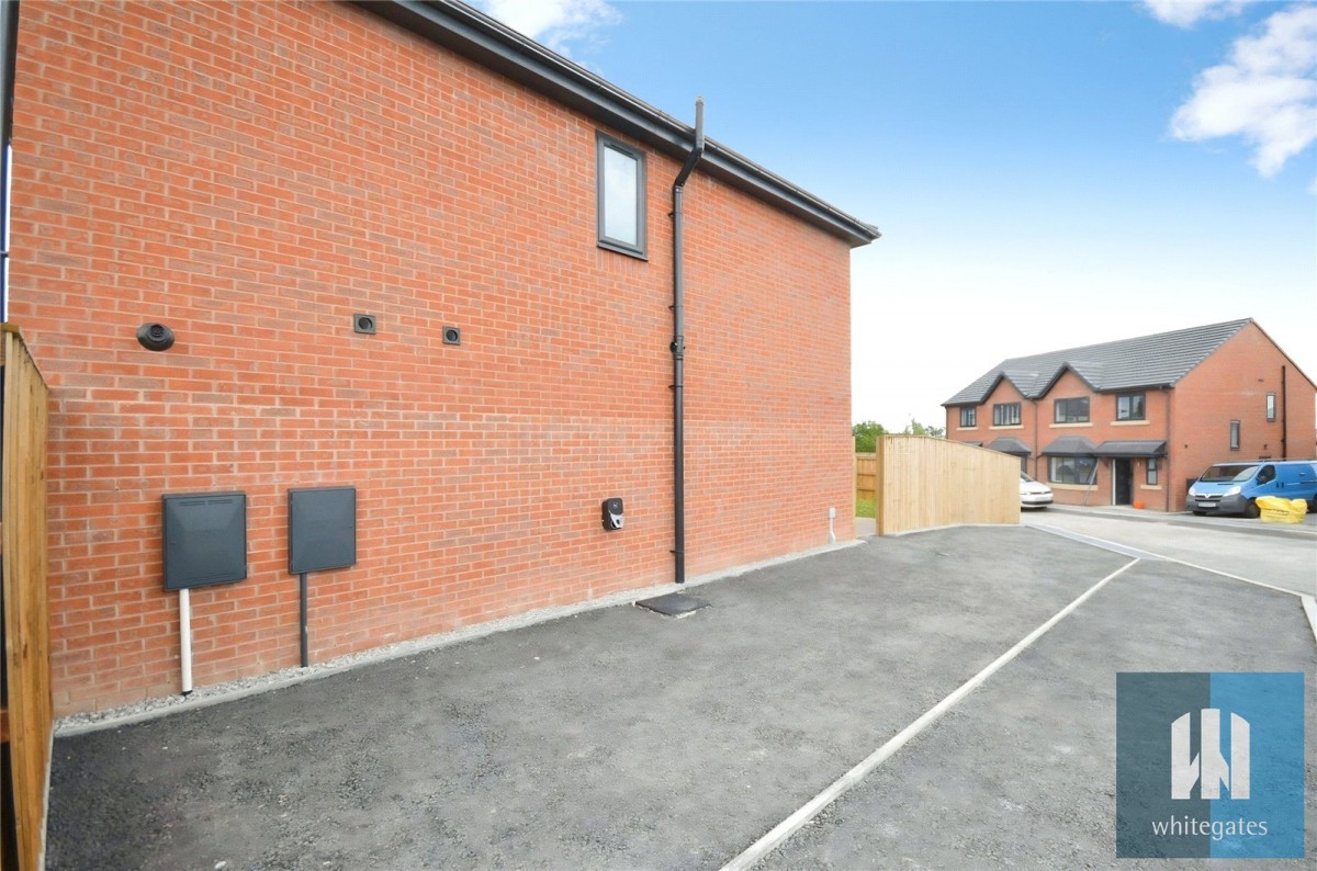 Leeds Road, Mirfield