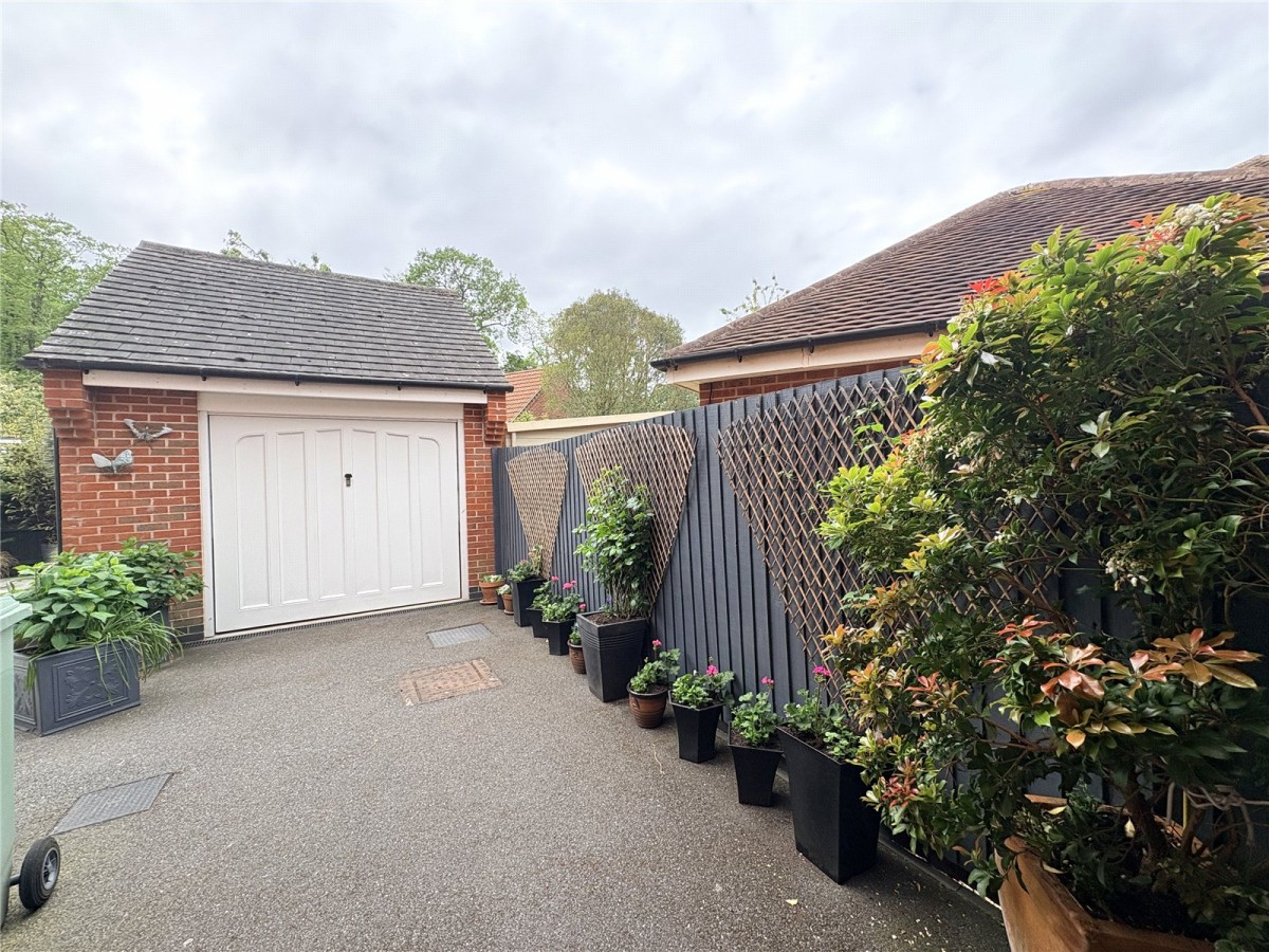 Fernwood, Newark, Nottinghamshire
