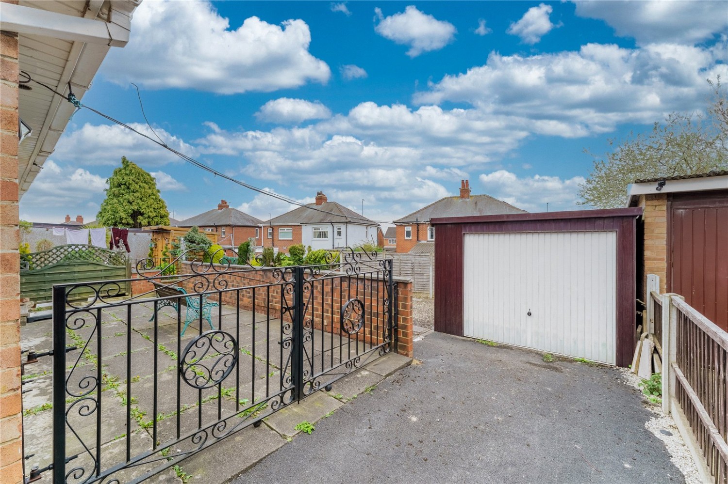 Tingley, Wakefield