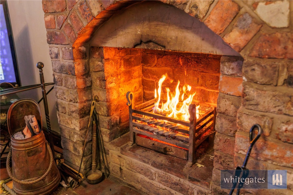 Hale Village, Liverpool, Cheshire