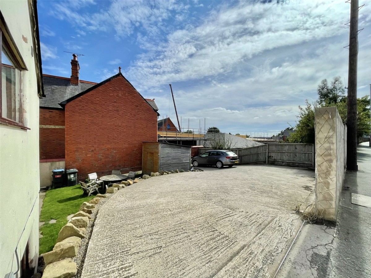 Johnstown, Wrexham