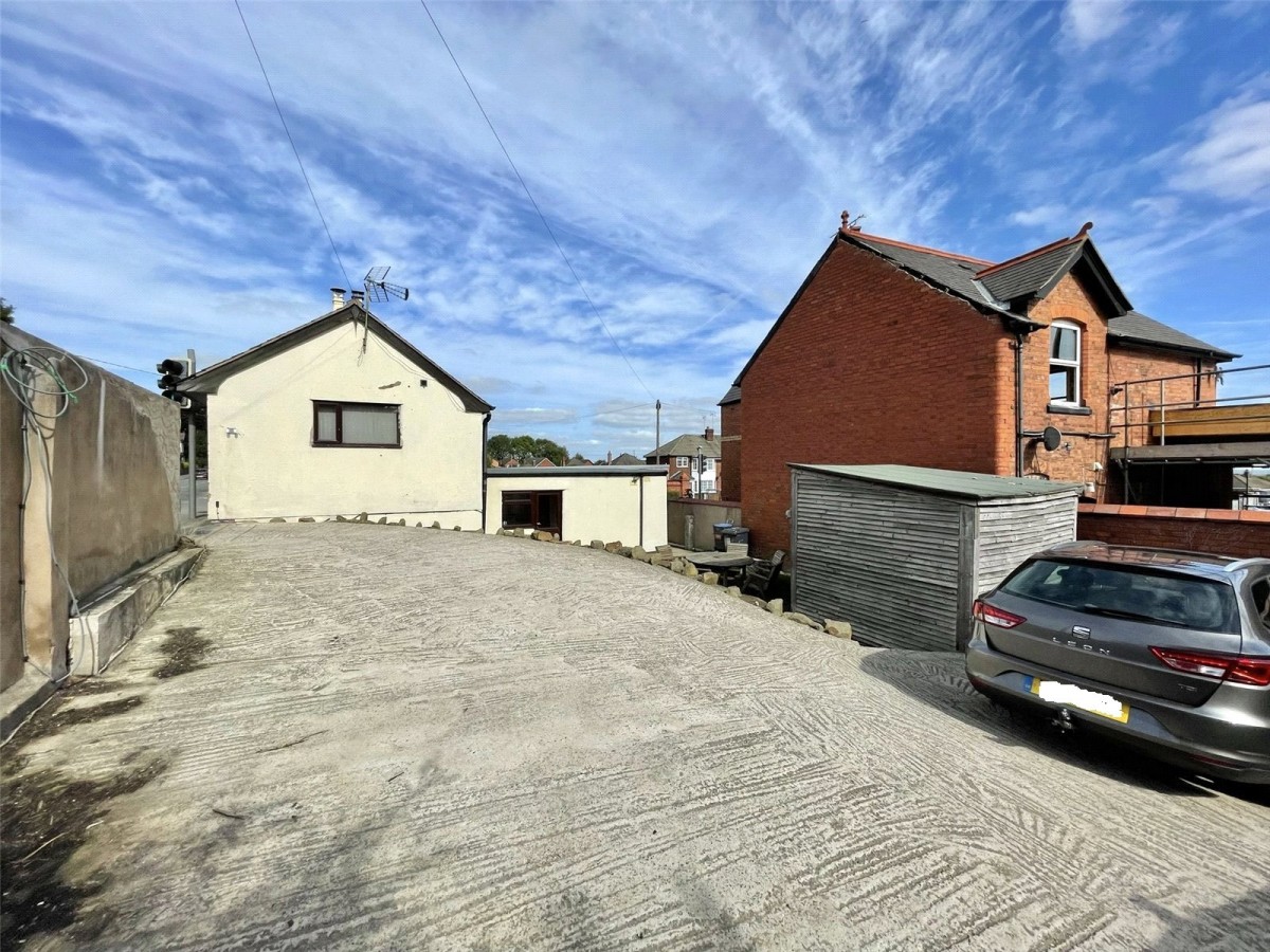 Johnstown, Wrexham