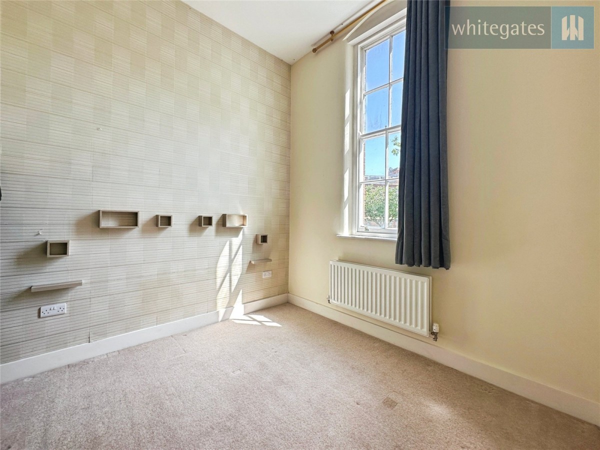 Corruna Court, Hightown
