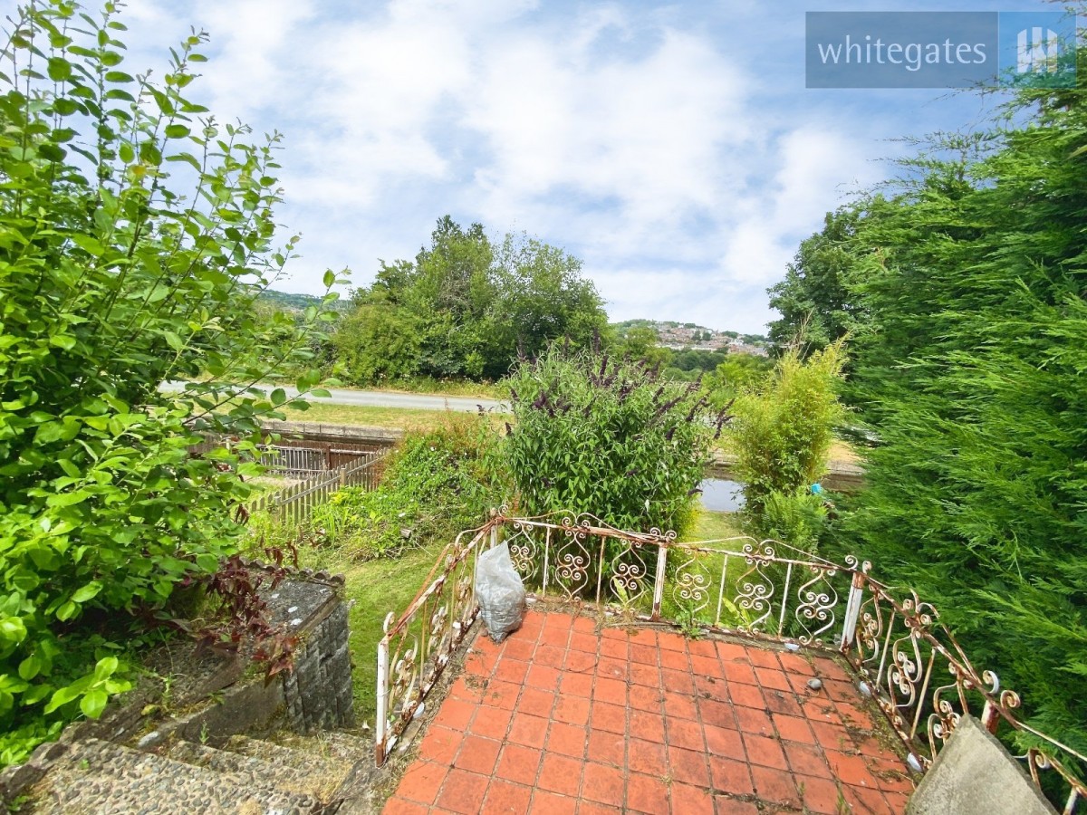 Canal Side, Froncysyllte, Llangollen