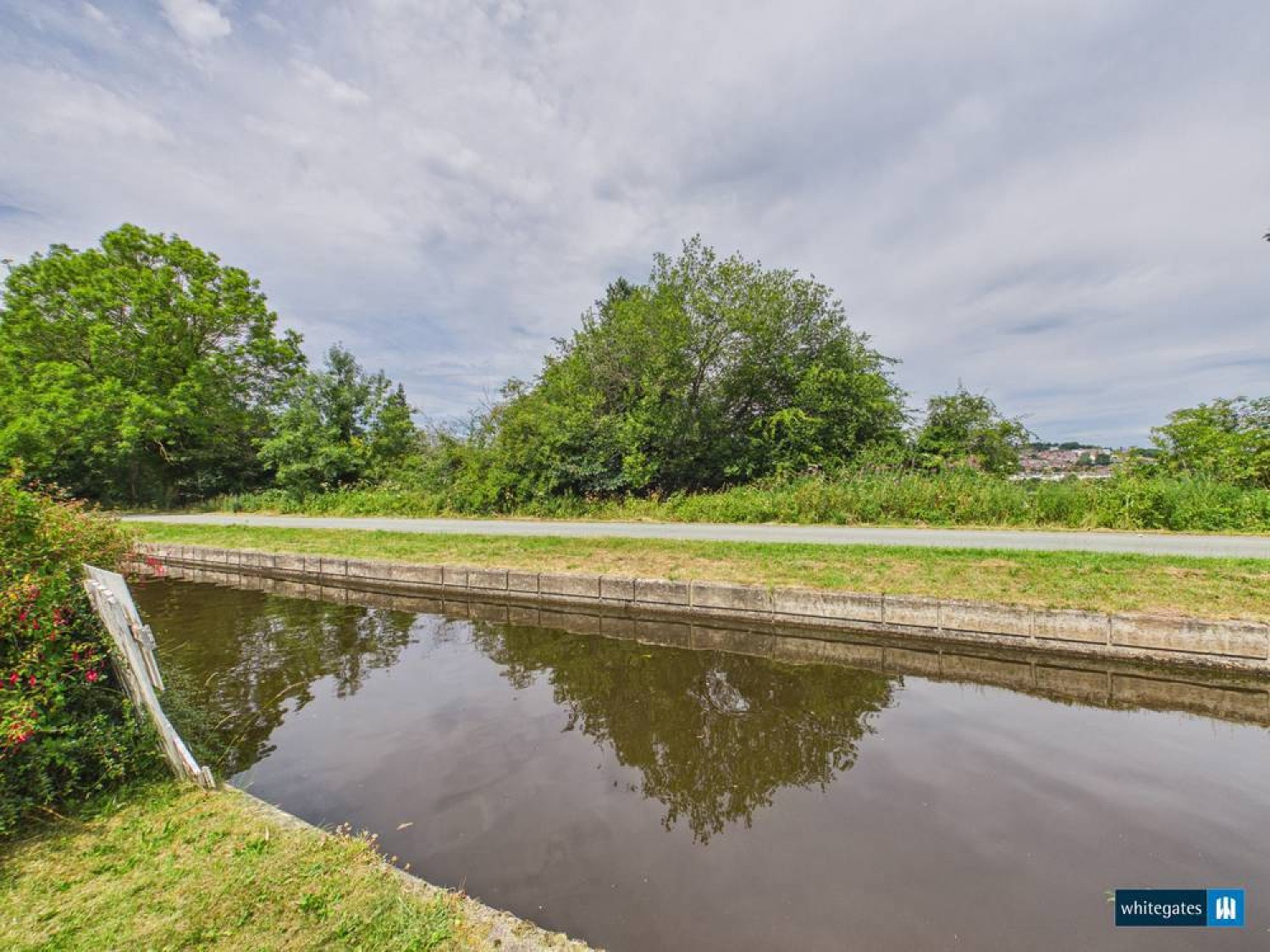 Canal Side, Froncysyllte, Llangollen