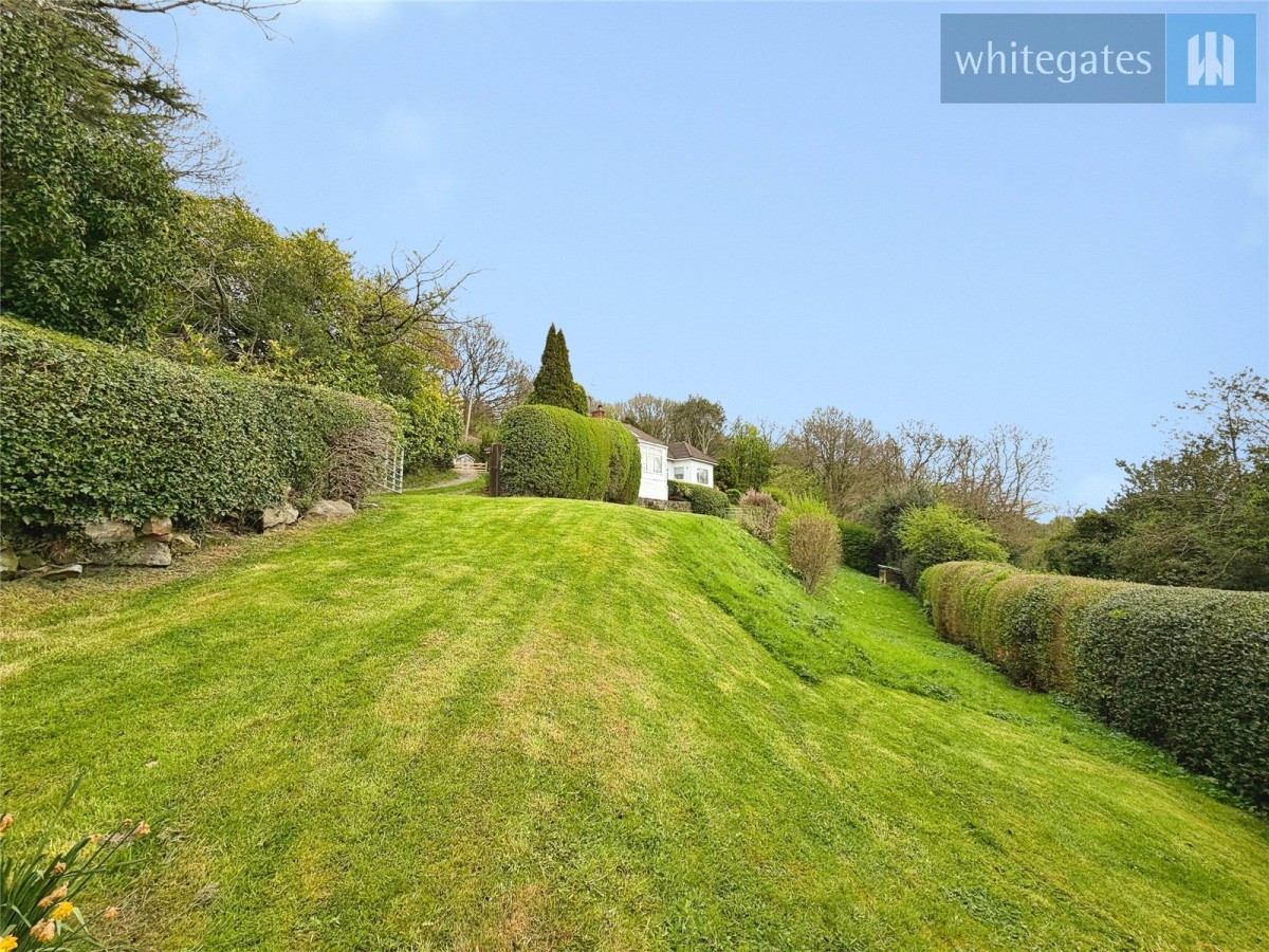 Cefn-y-Bedd, Wrexham