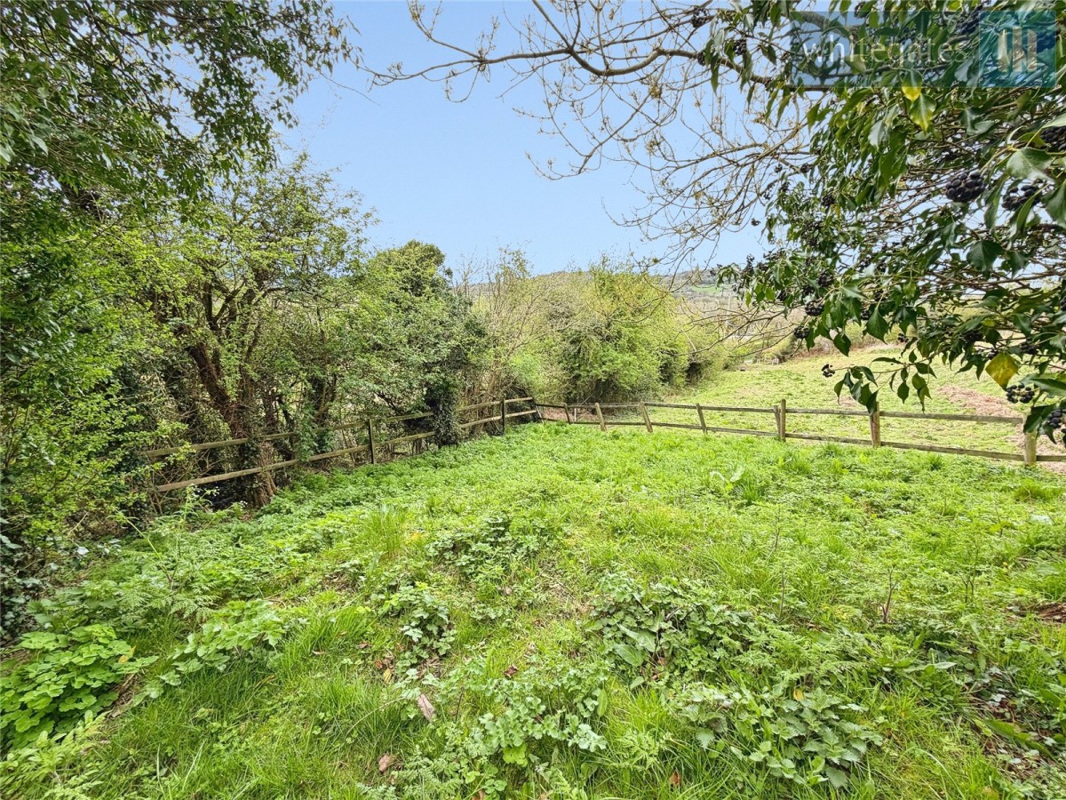 Cefn-y-Bedd, Wrexham