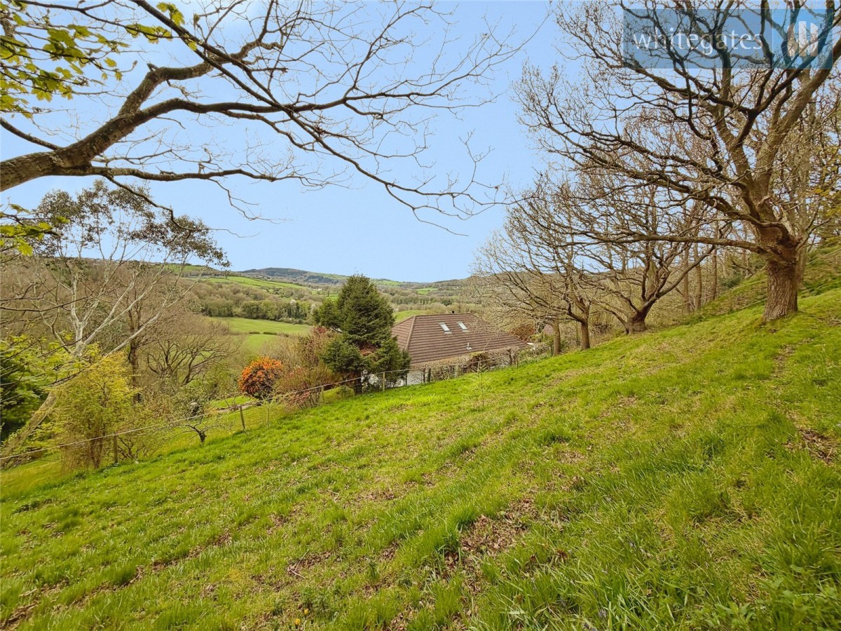 Cefn-y-Bedd, Wrexham