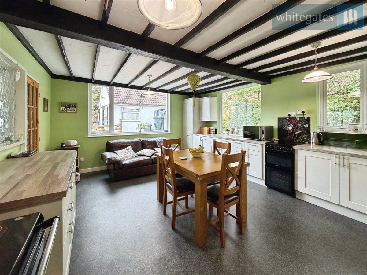 Cefn-y-Bedd, Wrexham