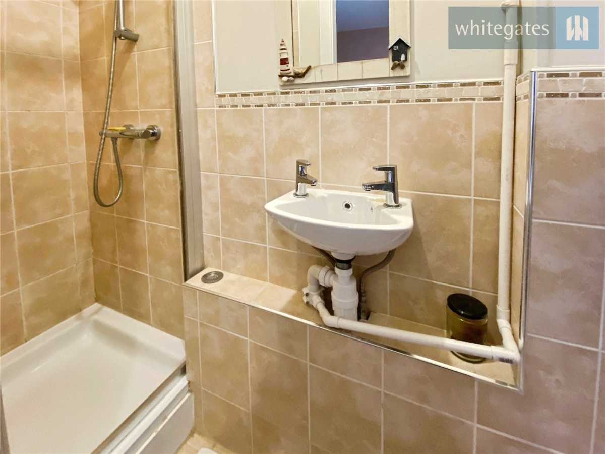 Pentre Broughton, Wrexham