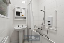 Tonge Moor Road, Bolton, BL2