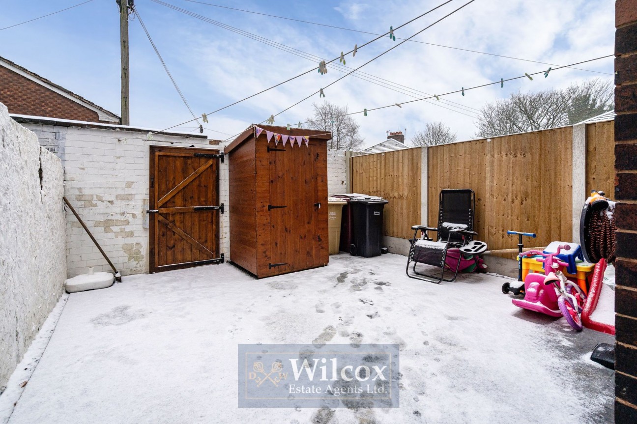 Tonge Moor Road, Bolton, BL2